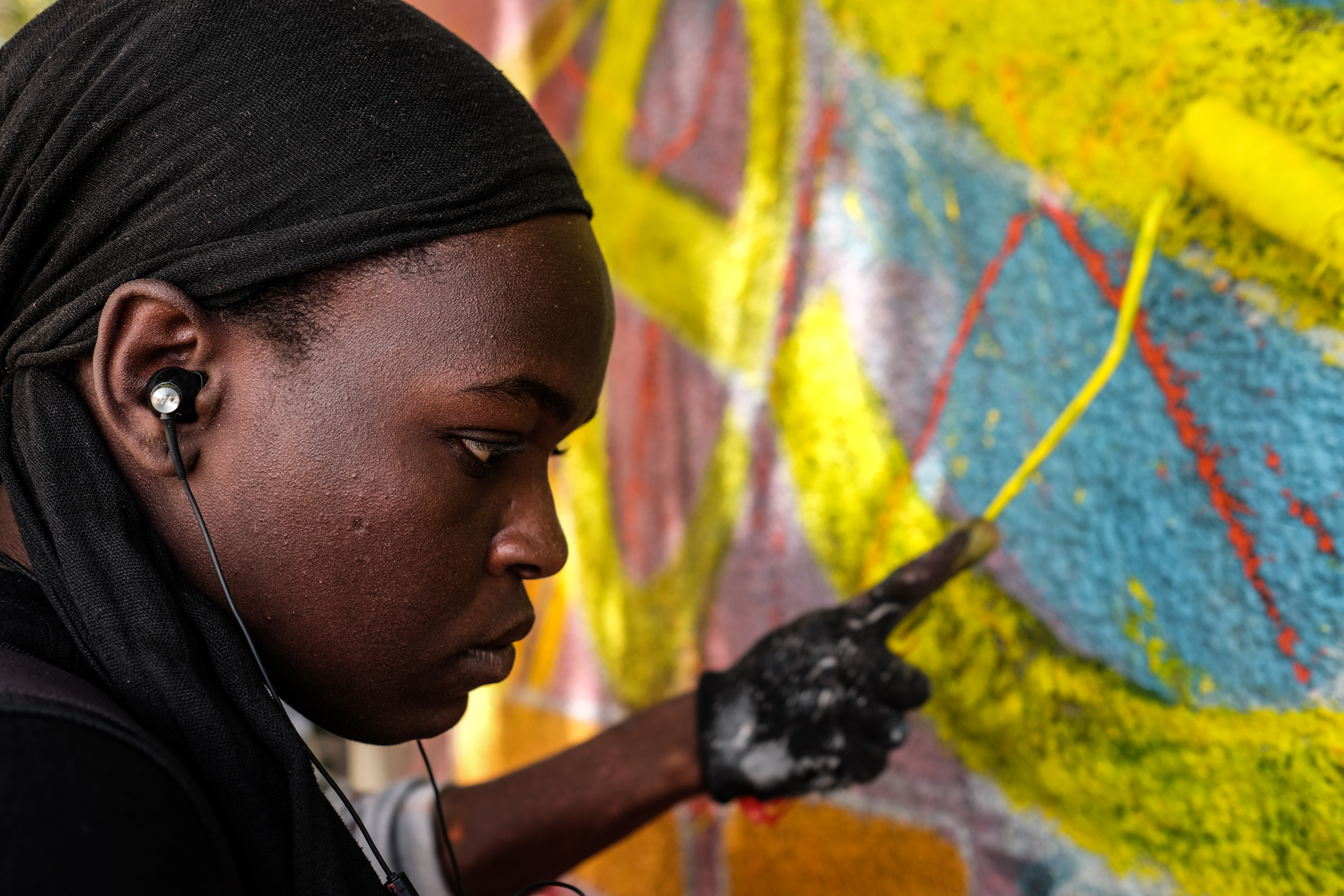 Meet Dieynaba Senegal S First Female Graffiti Artist Fighting For Change One