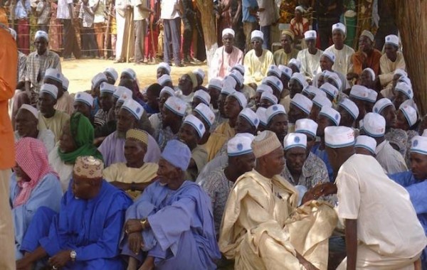 Community members learn about reproductive health care at a Husbands' School in the Maradi region of Niger. (Photo credit: UNFPA)