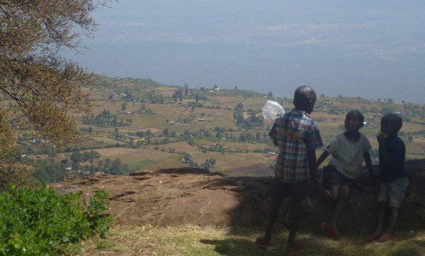 Kids chatting away over Kerio Valley in Kenya. (Photo credit: Oliver Templeman)